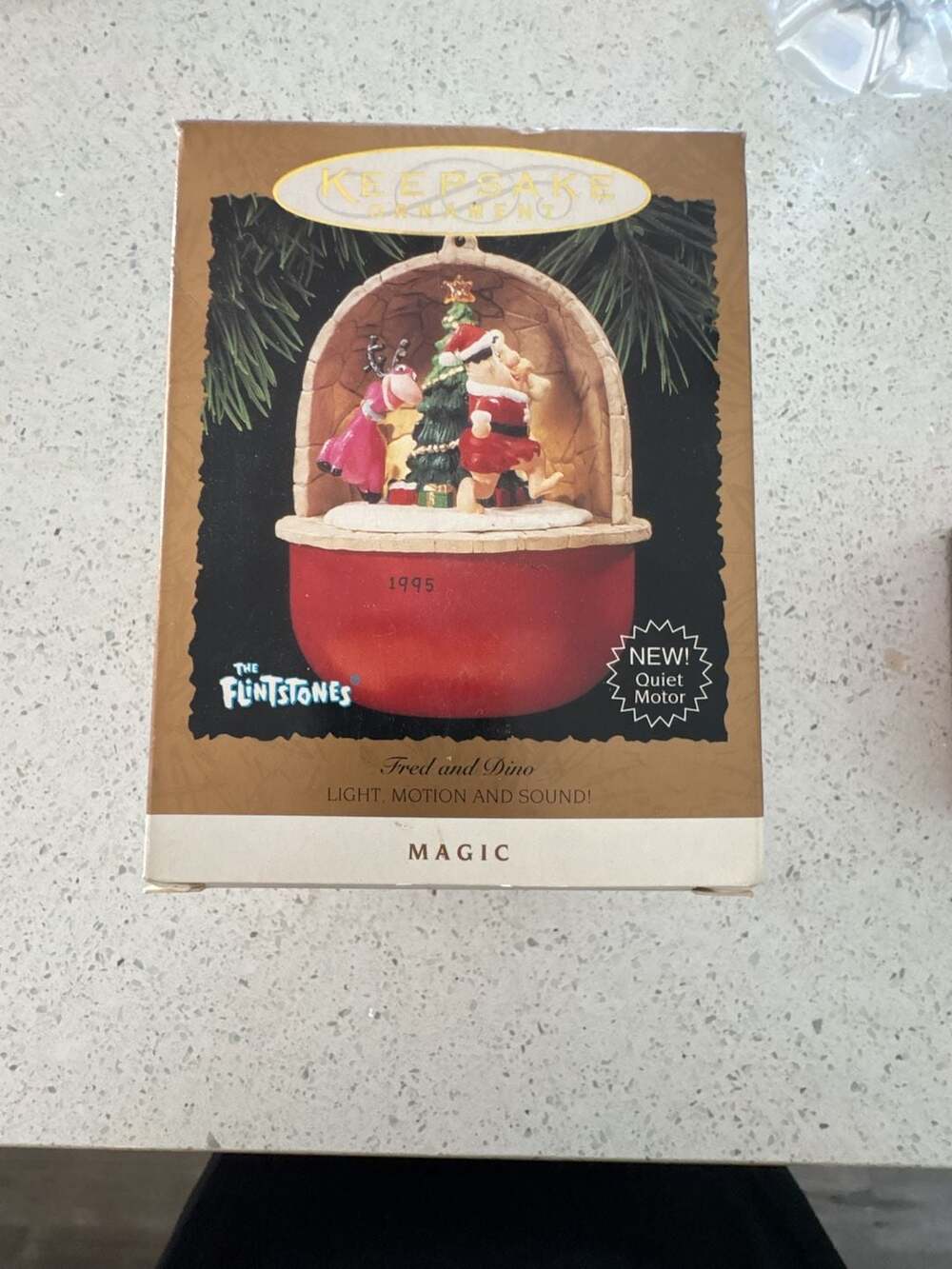 New Hallmark Keepsake Ornament 1995 The Flintstones Fred and Dino Magic!
Never B